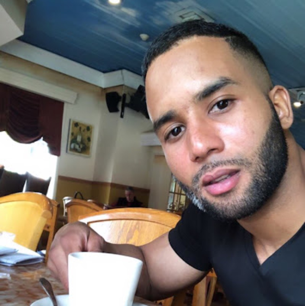 Meet your Posher, Luis